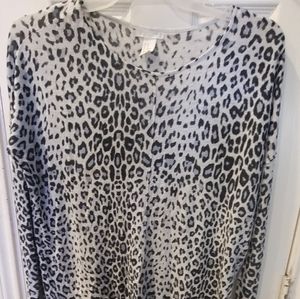 GUC XS H&M ANIMAL PRINT TOP